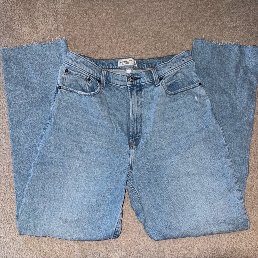 Abercrombie Ultra High Rise 90s Straight Jean